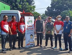 UPZ BAPENDA DKI JAKARTA BAGIKAN 400 BOX NASI DALAM KEGIATAN JUMAT BERKAH DI KEBAYORAN LAMA SELATAN
