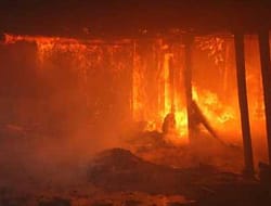EMPAT RUKO TERBAKAR DI FATMAWATI, 71 PETUGAS DIKERAHKAN