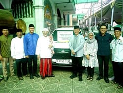 MERIAHKAN MAULID NABI, MASJID AN-NIZHOM GELAR PERESMIAN AMBULANS DAN BAZAR SEMBAKO MURAH
