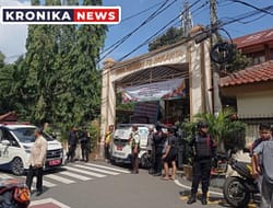 LEDAKAN GUNCANG SMAN 72 JAKARTA, 54 ORANG TERLUKA — POLISI SELIDIKI PENYEBABNYA