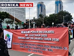 Demo Buruh Hari Ini, Massa Konvoi Tuntut Revisi UMP Jakarta   