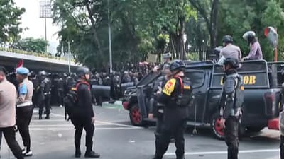 Aksi Demo gedung DPR |Kronikanews
