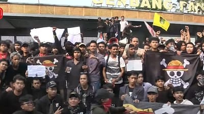 Aksi Demo gedung DPR |Kronikanews