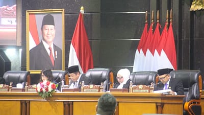 KETUA DPRD DKI SOROTI PERDA_