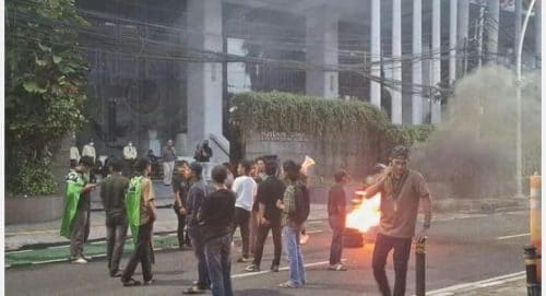 Massa Geruduk Nasdem Tower | Kronikanews