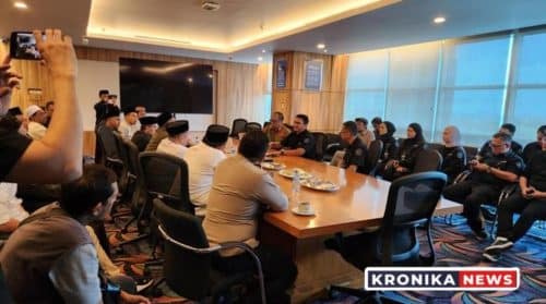 TRANS7 MEDIASI DENGAN HIMASAL | Kronikanews
