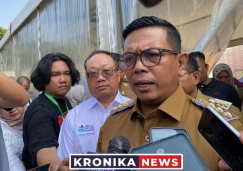 GUBERNUR BANTEN ANDRA SONI